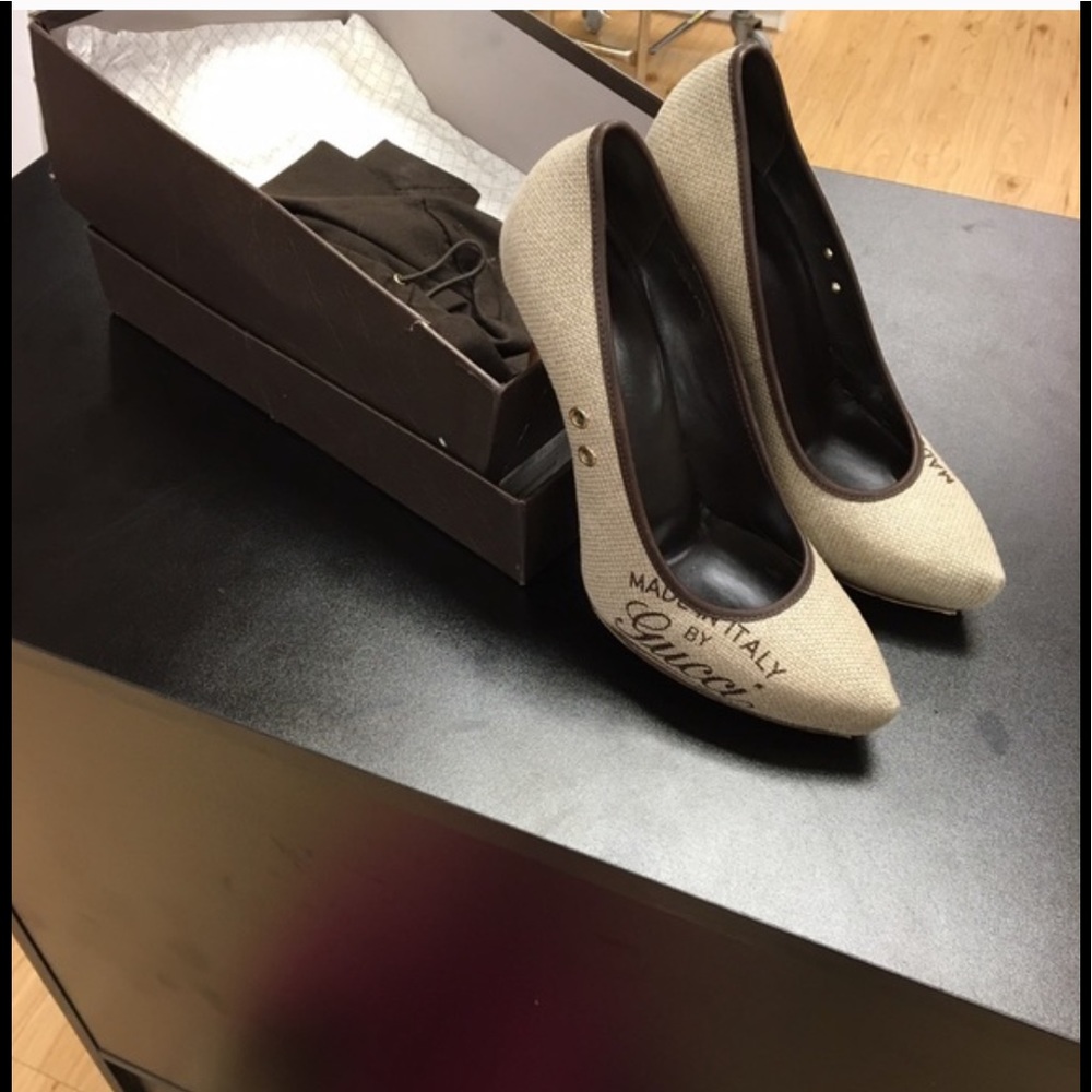 ISO - GUCCI LINEN LIMITED EDITION PUMPS - SZ 8/8.5